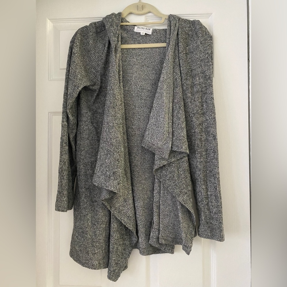 Olive & Oak Cardigan Sweater- Gray